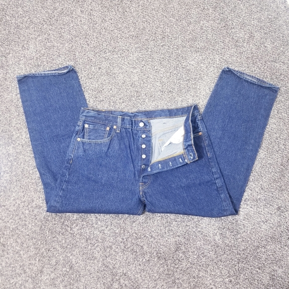 501 ORIGINAL FIT BUTTON UP LEVI'S JEANS - Picture 5 of 16